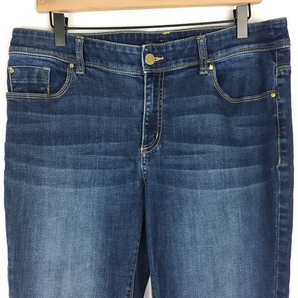 CHICO’S Jeans Ankle Crop Ultimate Fit Platinum Denim Stretch Mid Rise Size 8 - Picture 2 of 14